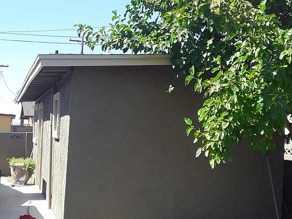 2nd image of 824 N Los Olivos Dr
