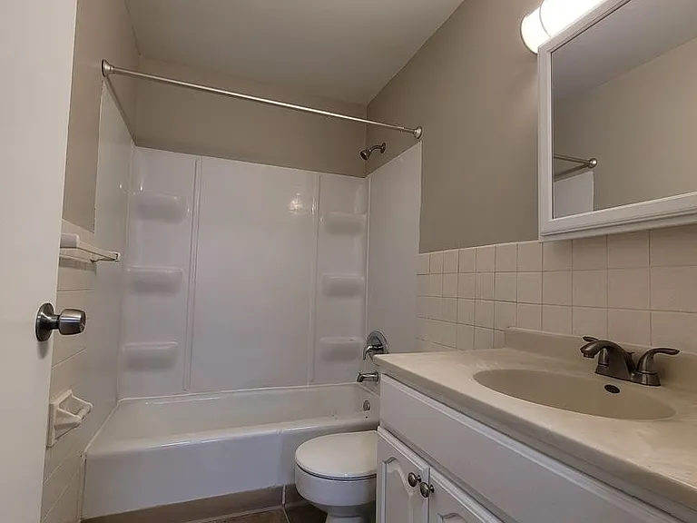 St. Anthony Park Apartments — Photo 9