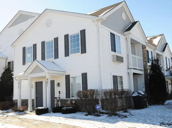 917 Silverstone Dr #917, Carpentersville, IL 60110