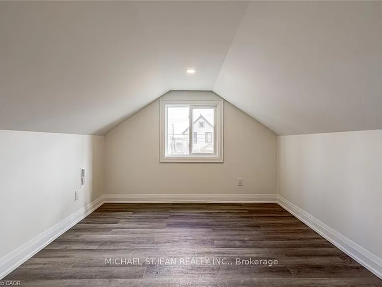 395 Paling Ave — Photo 22
