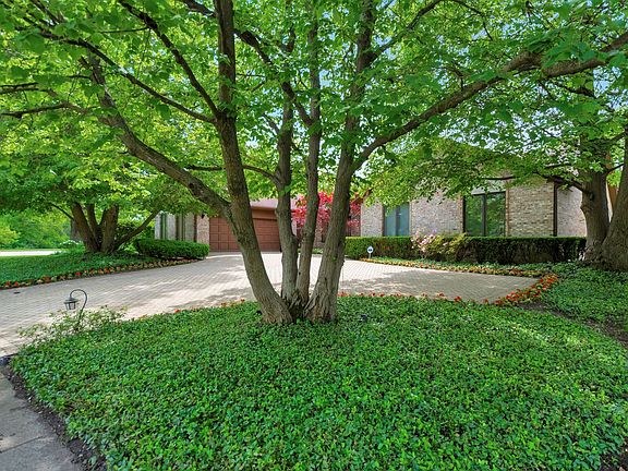 4th image of 2803 Woodmere Dr