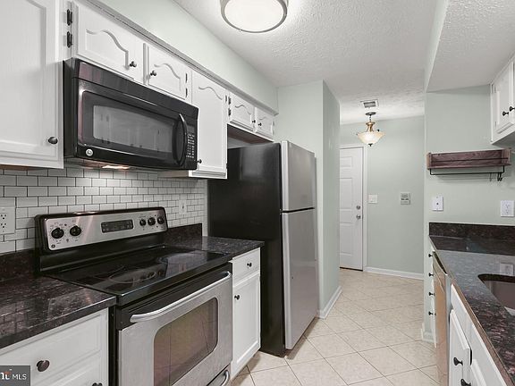 4th image of 6205 Sandpiper Ct Unit 201