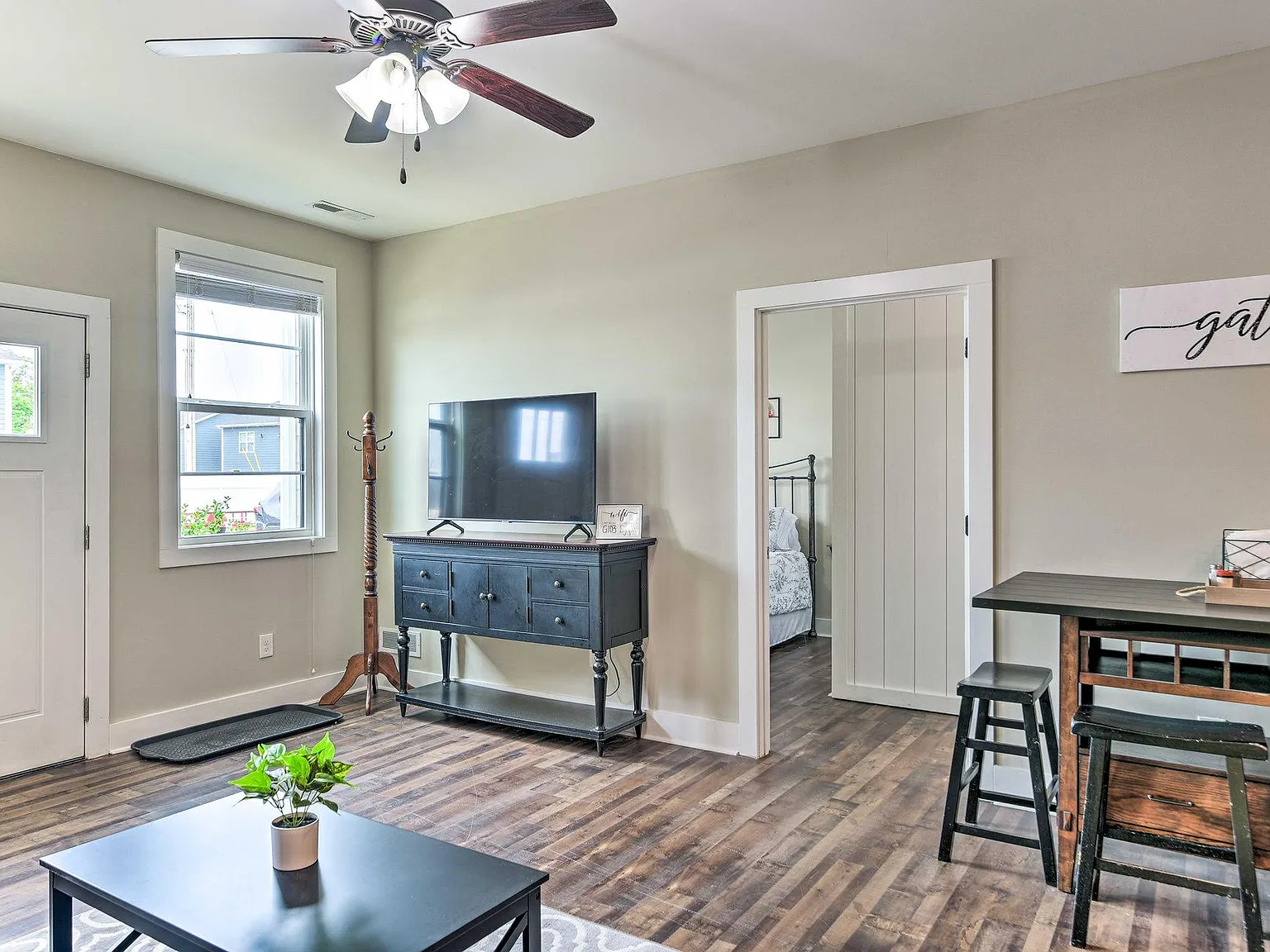 3 bed, $3,200 — Photo 3