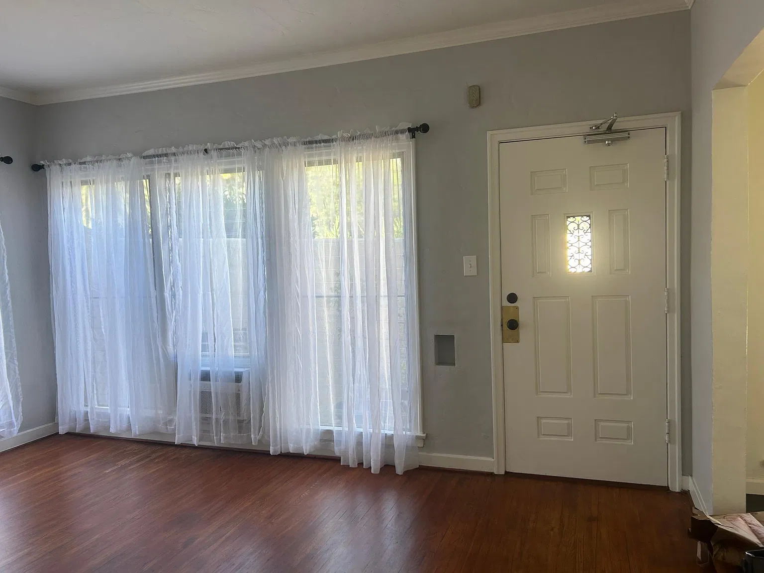 2 bed, 690 sqft, $2,175 — Photo 2