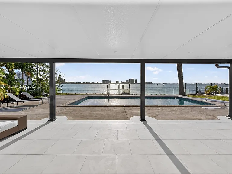 1101 S Shore Dr #1 — Photo 26