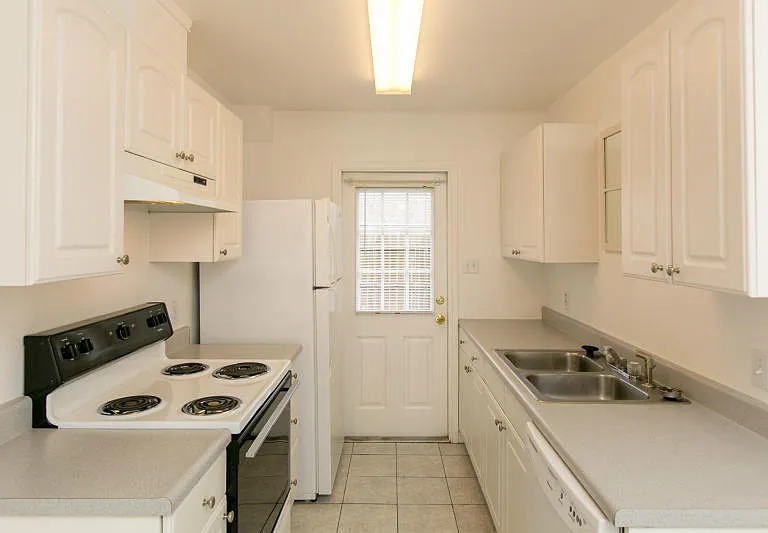 430 Knickerbocker St #9 — Photo 5
