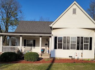 1205 N Washington St, Farmington, MO 63640