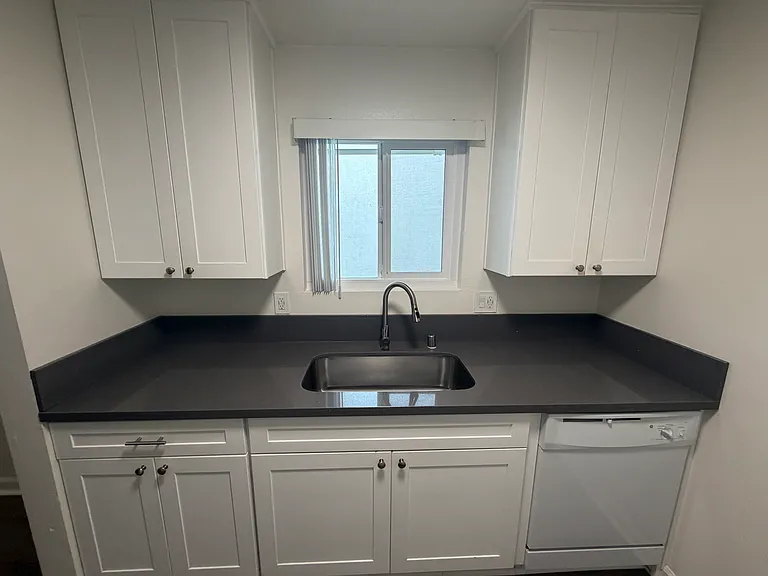 Eureka Gardens Apartments — Photo 4