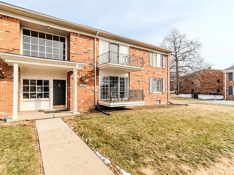 474 Fox Hills Dr N #A-2 — Photo 1
