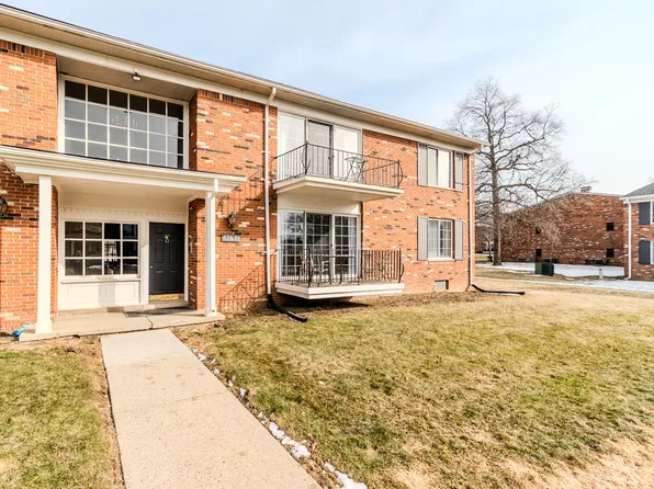 474 Fox Hills Dr N, Bloomfield Hills, MI