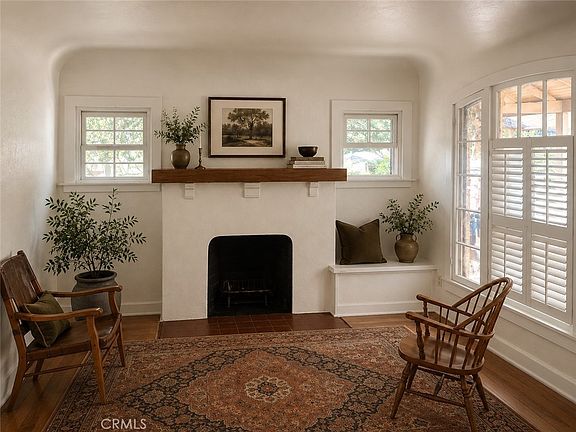 2nd image of 3045 Cedar St
