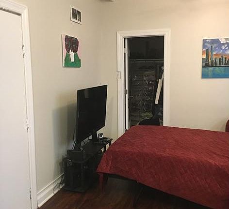 4th image of 2132 N Dayton St #1
