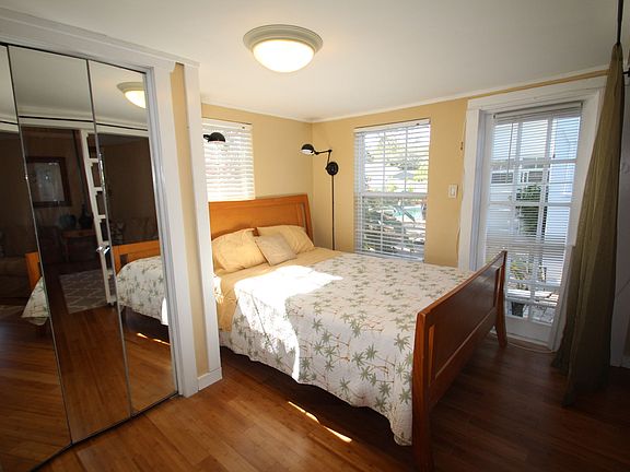 4th image of 519 Mariva Ave