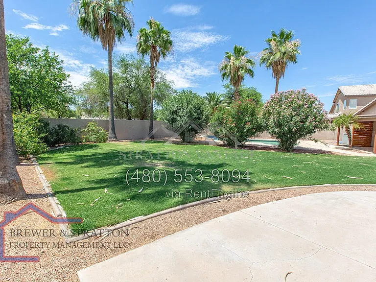689 W Constitution Dr — Photo 43