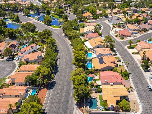 3rd image of 3024 Pier Harbor Dr
