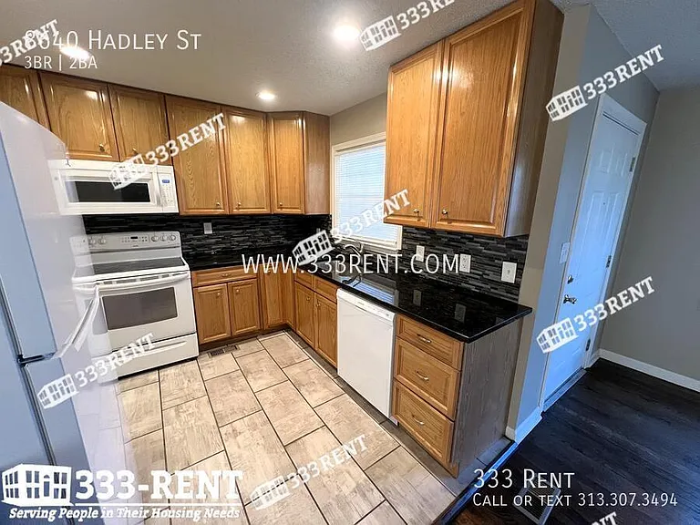 8640 Hadley St — Photo 3
