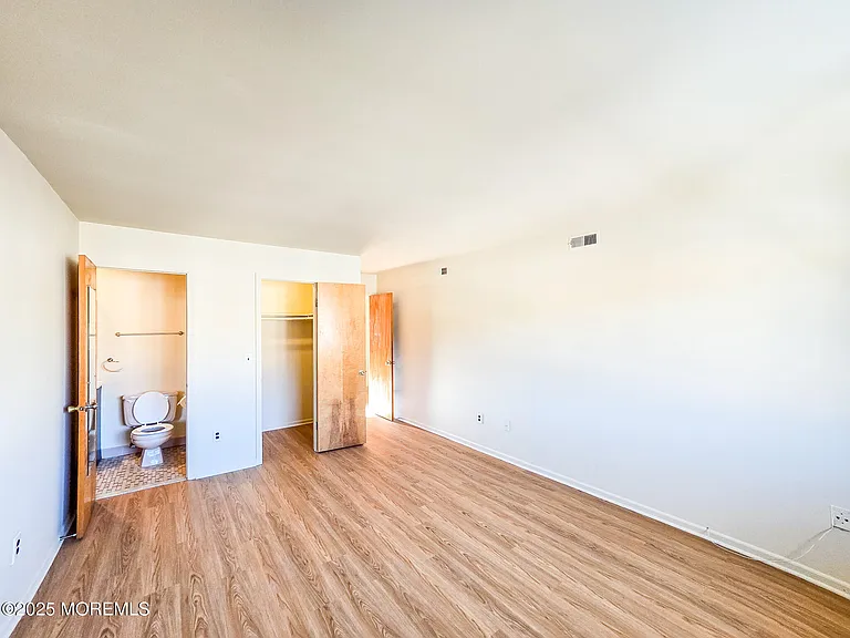 1302 Bradley Ct — Photo 14