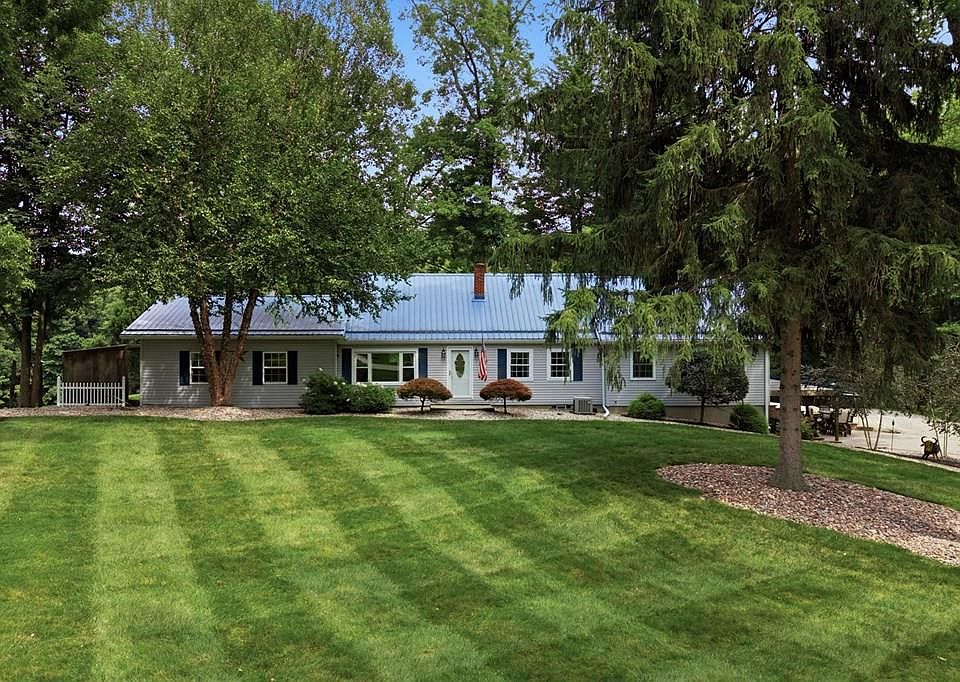 1st image of 521 Harlan Rd