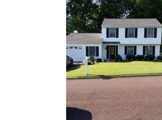 237 Cambridge Dr, Langhorne, PA 19047