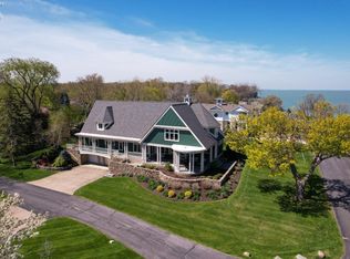 4586 E Cliff Rd, Port Clinton, OH 43452