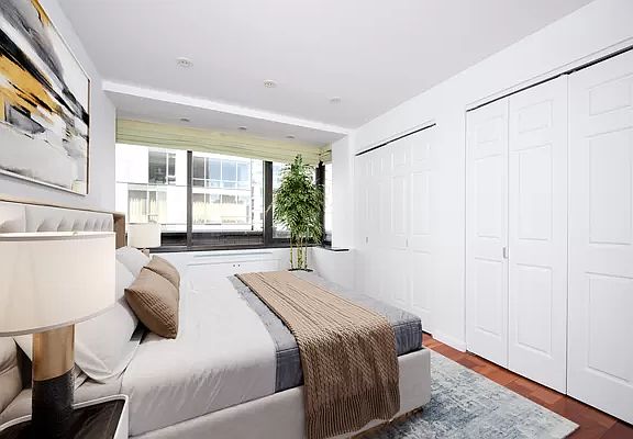 4th image of 150 E 85th St APT 12A