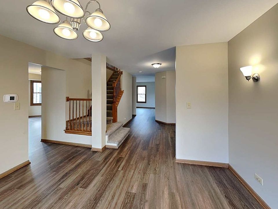 1st image of 222 Indianwood Ln