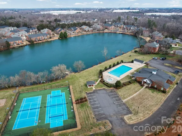 804 Talking Stick Ln, Fort Mill, SC 29708