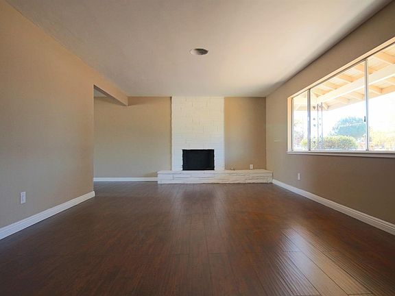 5th image of 10371 Cottonwood Ave