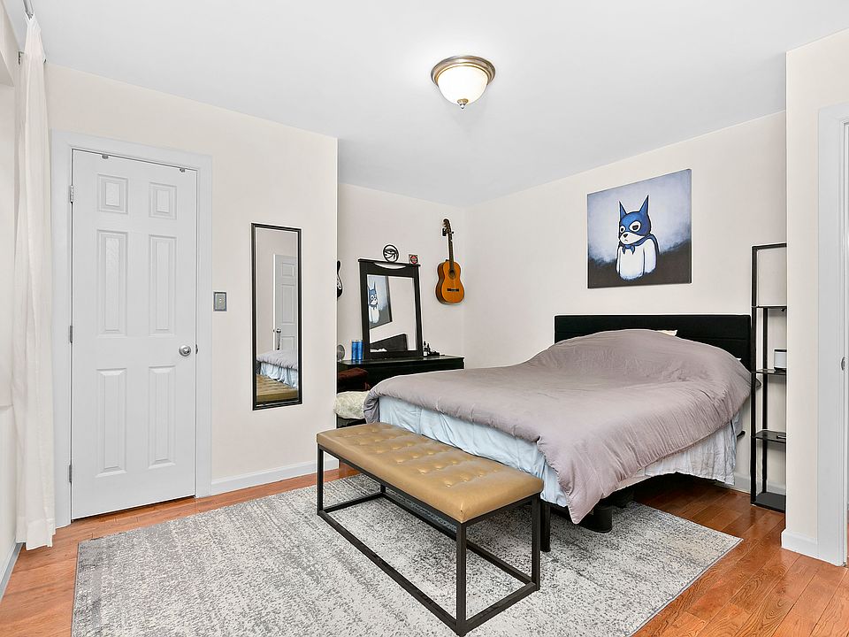 2nd image of 204 9th Ave Unit Penthouse 6f