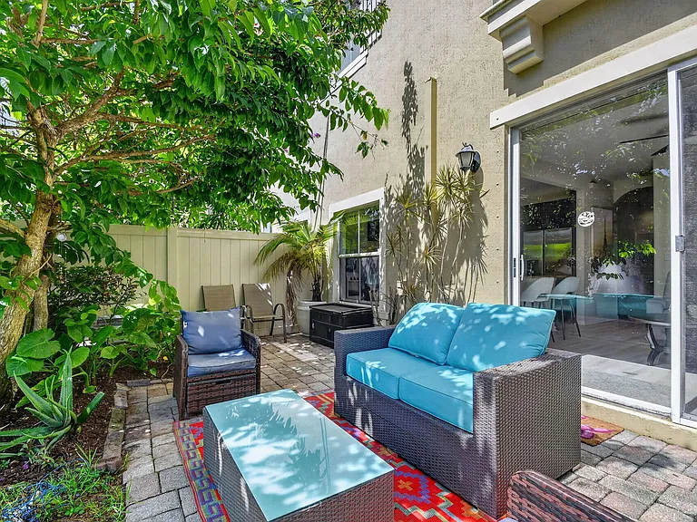 112 Monterey Bay Dr — Photo 52