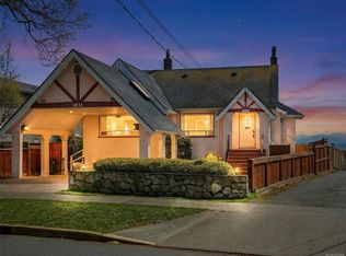 1811 Hollywood Cres, Victoria, BC V8S1J2