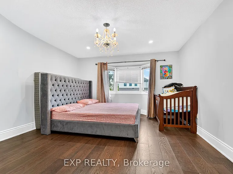 5896 Chorley Pl #UPPER — Photo 17