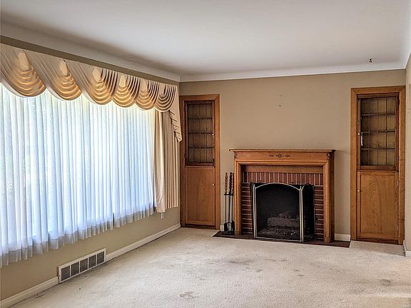 3rd image of 8216 Audrain Dr