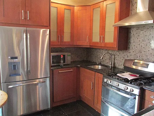 Rented by Windsor Homes Realty Corp | media 15