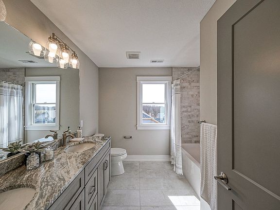 2nd image of 119 Bella Dr