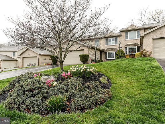 3rd image of 2710 Gateway Ct