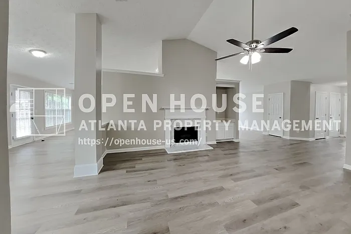 2070 Charleston Oak Cir — Photo 4