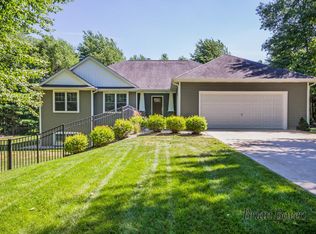 980 N Sunset Pnes, Sparta, MI 49345
