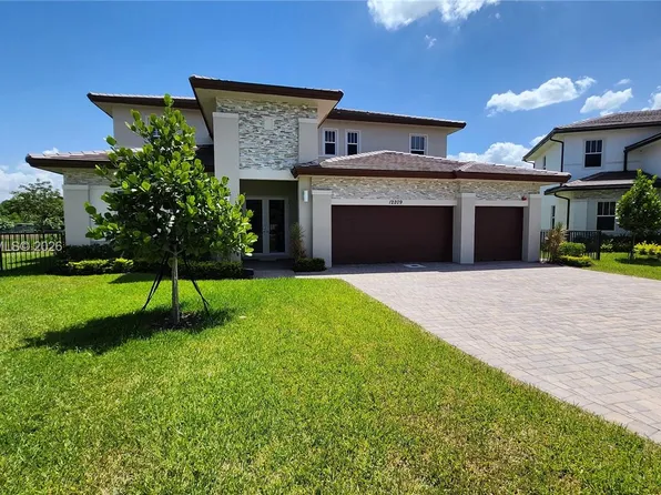 12209 SW 43rd St, Davie, FL 33330