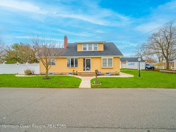 521 Cable Avenue, Beachwood, NJ 08722