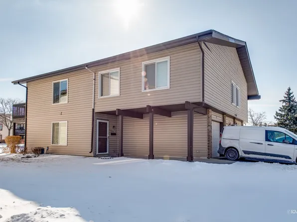 7530 Bristol Ln Unit 5, Hanover Park, IL 60133