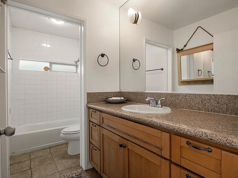 2405 Magnolia Ave — Photo 12