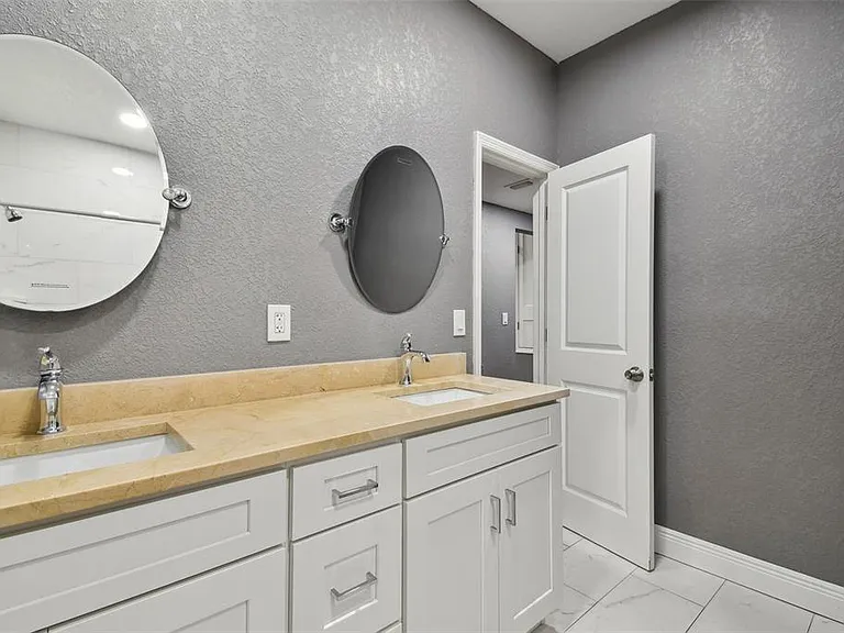 6810 N Navin Ave — Photo 66