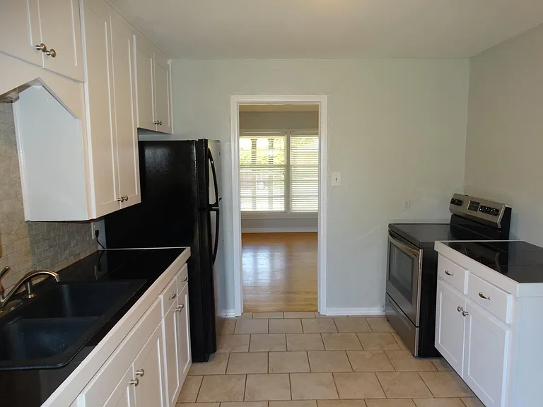 2101 Brighton Ave — Photo 10