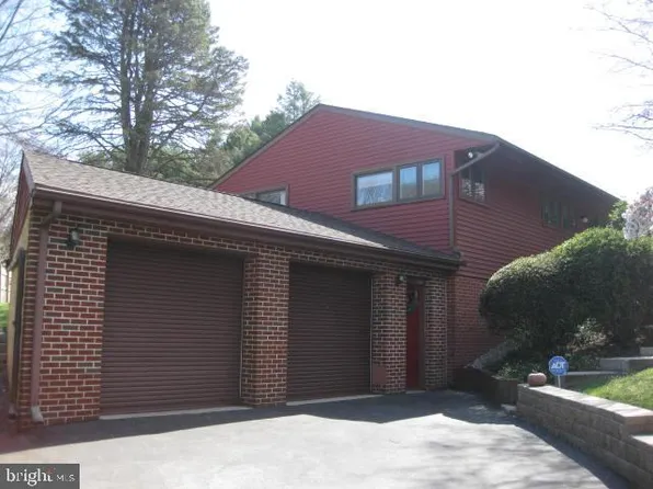 2105 Meetinghouse Rd, Marcus Hook, PA 19061