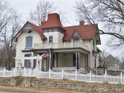 924 S 4th St, Leavenworth, KS, 66048