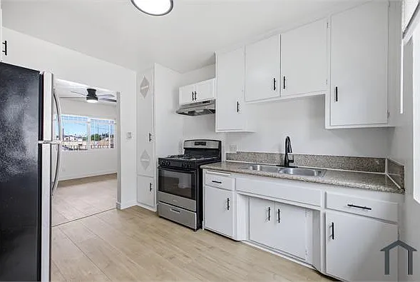 8414 S Figueroa St #5 — Photo 6