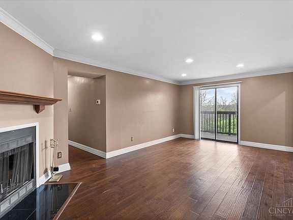 4th image of 9452 Woodland Hills Dr
