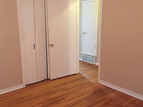 3rd image of 1121 Glen Park Dr