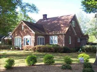 411 N B St, Easley, SC 29640